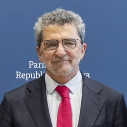 ANTONIO GUTIÉRREZ LIMONES